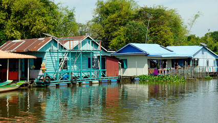 Fototapeta premium floating houes on the tonle sap in cambodia