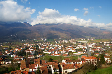Fototapeta na wymiar Ville du Pays Basque