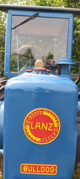 Lanz Bulldog Vintage tractor in blue beautifully restored shiny 