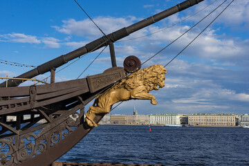 Sculpture of a lion in the bow of the ship of the Flying Dutchman restaurant