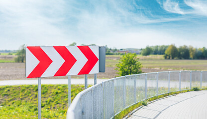 traffic sign, warning - attention drawbridge
