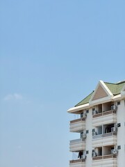 building with blue sky