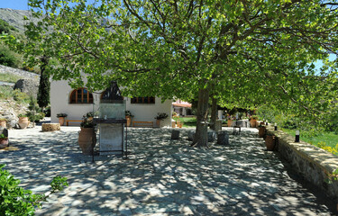 Jardin du monastère du Saint-Esprit à Kissos près de Réthymnon en Crète