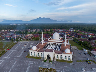Masjid Al Abyad, Matang Jaya, Kuching Sarawak. Mount Serapi background.