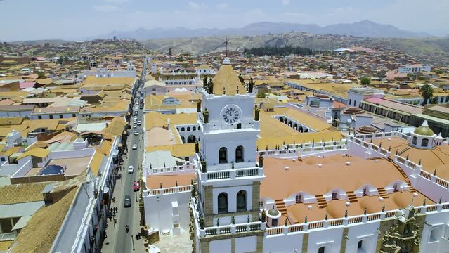 Campanario de la Catedral bas&iacute;lica de Nuestra Se&ntilde;ora de Guadalupe, Sucre, Bolivia. Vista de Dron.