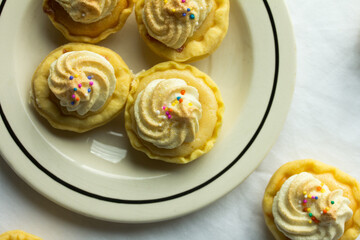 Group photo of homemade lemon meringues.