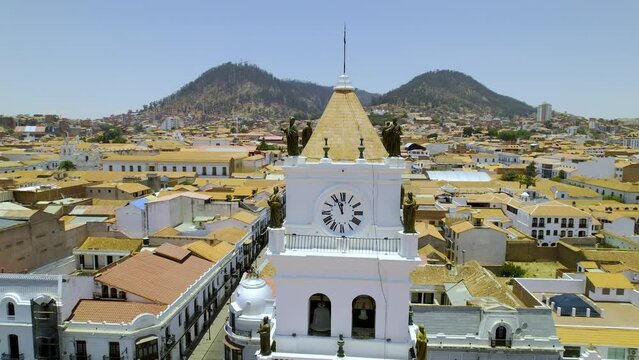 Campanario de la Catedral bas&iacute;lica de Nuestra Se&ntilde;ora de Guadalupe, Sucre, Bolivia. Vista de Dron.