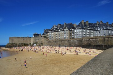 Obraz premium Beach in St Malo in Brittany in France, Europe
