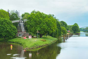 Höltingmühle in Meppen- Innenstadt- Mündung der Hase in den Dortmund-Emskanal  © Prieshof PixEL