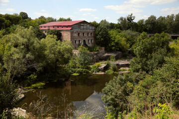 Ruins of a water mill on the river Hirskyy Tikich, Butsky canyon