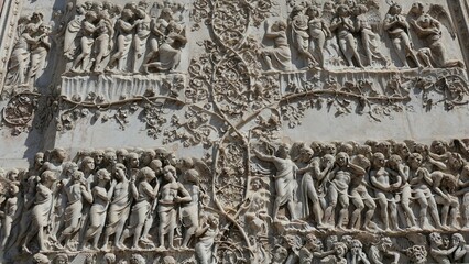 Bas-relief ornant la façade de la cathédrale d’Orvieto