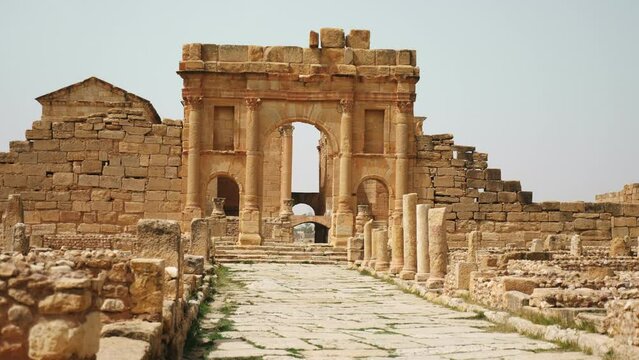  Arch of Antoninus Pius in Roman ancient city Sufetula in Sbeitla, Tunisia