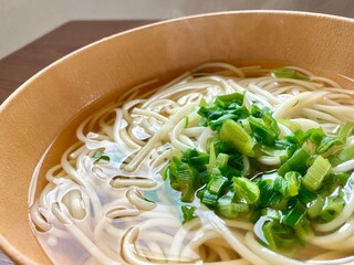 ネギたっぷりの長崎名物の五島うどん