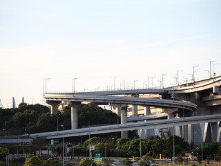 らせん状の高速インター