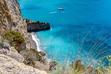 La spiaggia di Chiaia di Luna a Ponza