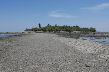 Friedhofsinsel Isla Cabuya an der Küste von Montezuma auf der Halbinsel Nicoya bei Puntaremas in...