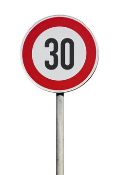 Verkehrsschild Tempolimit 30 km/h isoliert mit Transparenz