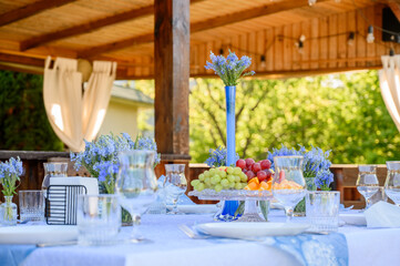 Table decor in shades of blue with Veronica of Austria flowers