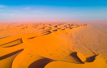 Die unendliche Wüste aus der Vogelperspektive