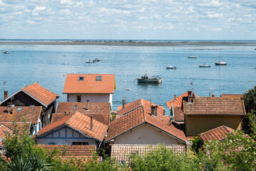 CAP FERRET (Bassin d'Arcachon, France). Vue sur le village ostréicole de L’Herbe.