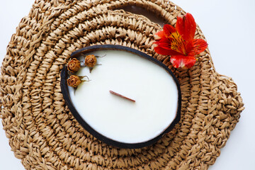 original handmade coconut candle made of natural soy wax