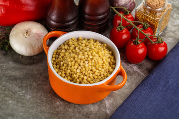 Dry ptitim heap in the bowl