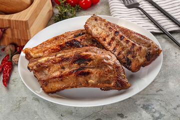 Grilled pork ribs with spices