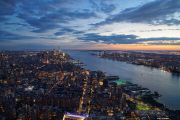 Evening view of New York, the Hudson River and Jersey City.