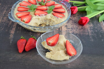 Vanilla pudding dessert with strawberries 