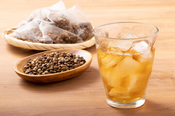 麦茶（六条大麦）