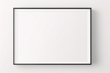 Lienzo blanco vacío con marco decorativo sobre una maqueta de fondo blanco