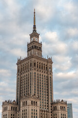 Obraz premium palace of culture and science in warsaw at dawn in spring in poland