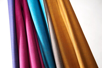 Tecidos  multi coloridos