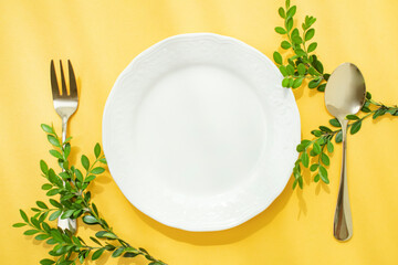 비어있는 접시 목업