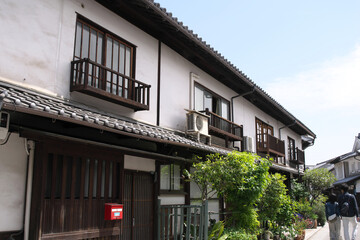 倉敷の美観地区の景観保存された家並み。