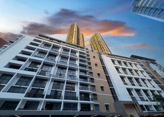 Obraz premium Commercial offices and residential High rise appartments on Parramatta River at Sunset with colourful skies Sydney NSW Australia