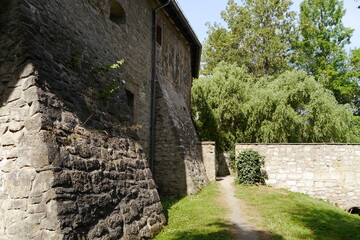 Burgmauer auf der Burg Westerburg in Sachsen-Anhalt