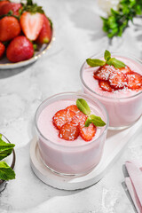 Panna cotta with strawberries and mint