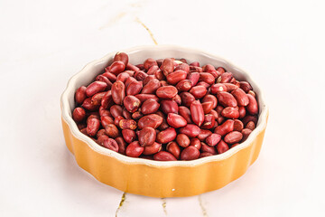 Raw peanut heap for roast