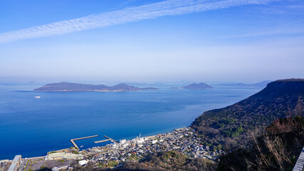 壮大な瀬戸のパノラマ...