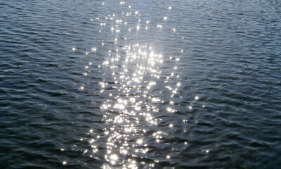 햇살 가득한 호수