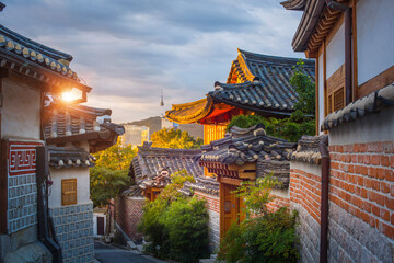 Bukchon Hanok Village Is the name traditional cultural village in downtown Seoul in the morning,...