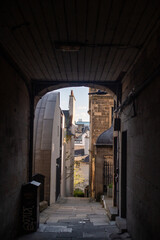 Close in Edinburgh, Scotland. City historic architecture. 