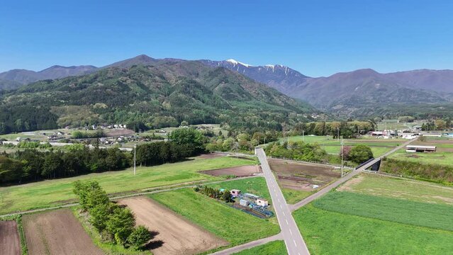 長野県伊那市、中央道小黒川PA付近からドローンで木曽山脈を撮影。

