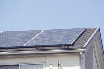 ソーラーパネル　太陽光発電　住宅屋根