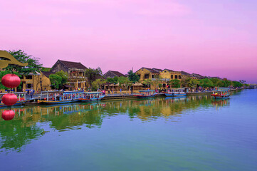 Fototapeta na wymiar Sunrise at the Waterfront Promenade in Hoi An, Vietnam