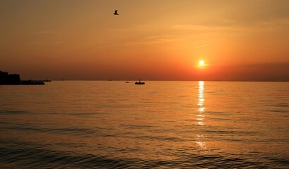 Fotogenico tramonto a Trieste, Friuli Venezia Giulia ripreso da Molo Audace