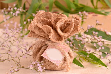 Wedding favor beautiful jute packaging diy gift for party guests, small souvenir with ecological...