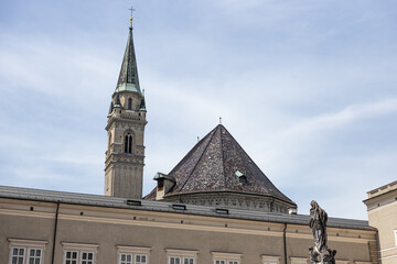 Fototapeta premium Franziskanerkirche in der Altstadt von Salzburg