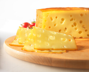 Käse geräuchert, herzhaft, Kaesescheiben, Brotzeit, Aufschnitt, Käsestück,